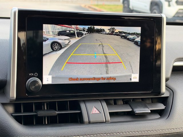 Used 2025 Toyota RAV4 XLE FWD image 24