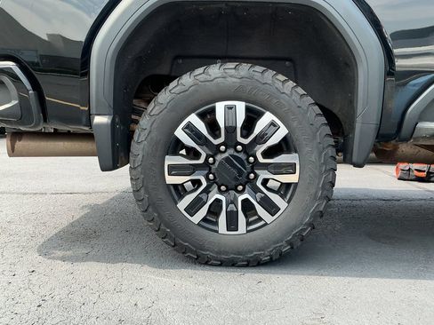 Used 2024 GMC Sierra 2500 Denali Ultimate AWD/4WD image 24