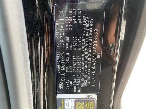 Used 2018 Kia Sedona L image 30