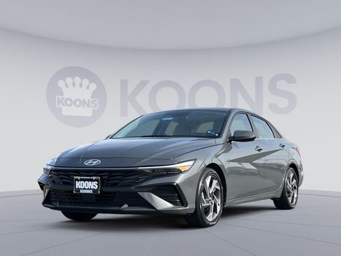 Certified 2025 Hyundai Elantra Limited image 1