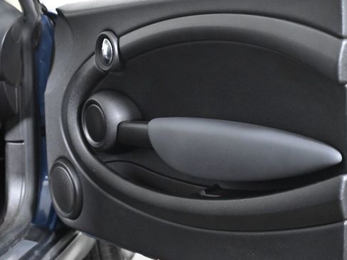 Used 2011 MINI Cooper Hardtop image 24