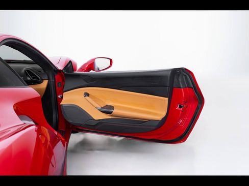 Used 2017 Ferrari 488 GTB RWD image 40