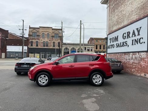 Used 2016 Toyota RAV4 LE image 5