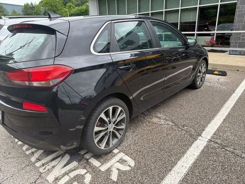 Used 2018 Hyundai Elantra GT FWD image 5