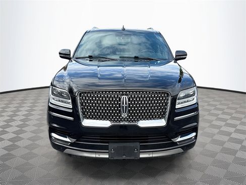 Used 2021 Lincoln Navigator Reserve image 2
