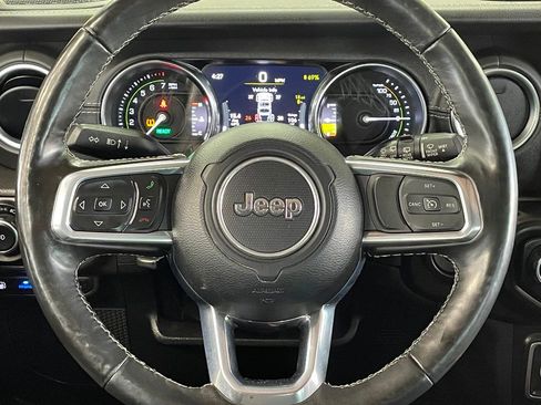 Used 2023 Jeep Wrangler Unlimited Rubicon 4xe w/ Cold Weather Group AWD/4WD image 23