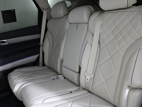 Used 2025 Genesis GV80 3.5T Prestige image 19