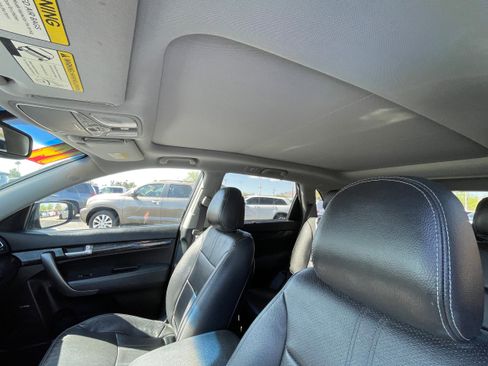 Used 2014 Kia Sorento SX w/ 3rd Row Package image 15
