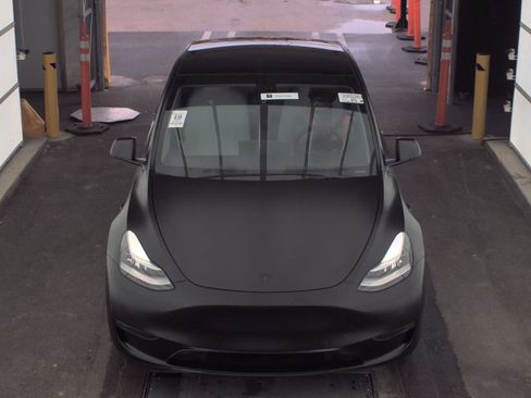 Used 2022 Tesla Model Y Long Range image 2