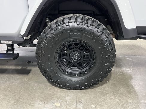 Used 2021 Jeep Gladiator Rubicon image 25