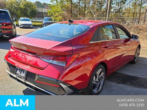 Used 2025 Hyundai Elantra SEL FWD image 13