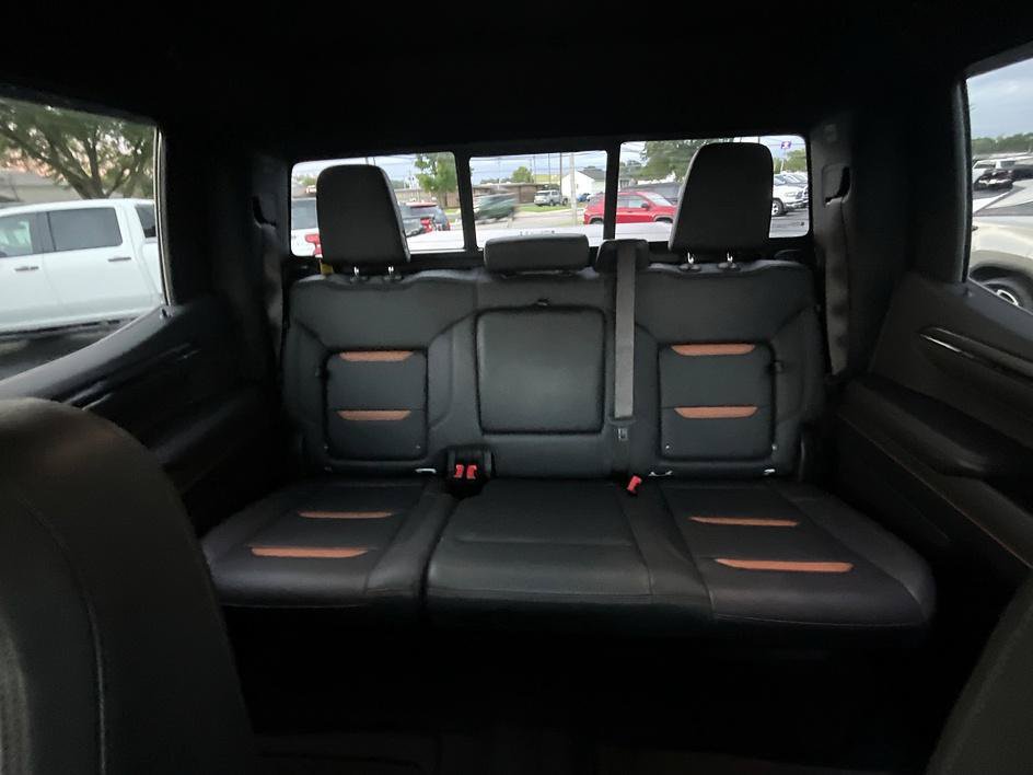 Used 2025 GMC Sierra 1500 AT4 w/ Technology Package AWD/4WD image 25