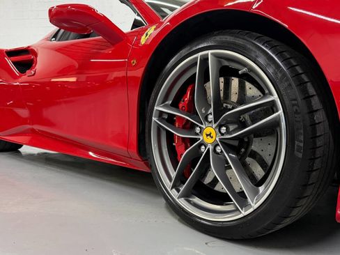 Used 2019 Ferrari 488 Spider RWD image 10