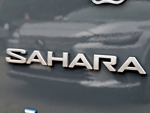 Used 2024 Jeep Wrangler Unlimited Sahara AWD/4WD image 33