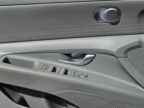 Used 2024 Hyundai Elantra SEL image 21