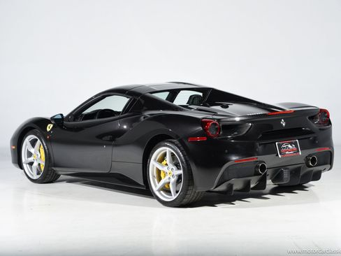 Used 2016 Ferrari 488 Spider RWD image 5
