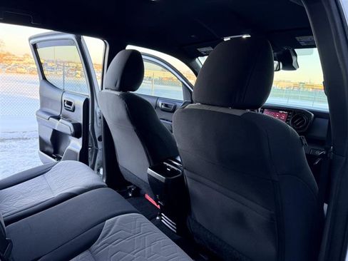 Used 2021 Toyota Tacoma TRD Off-Road w/ Technology Package image 19