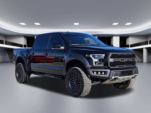 Used 2018 Ford F150 Raptor w/ Equipment Group 802A Luxury image 8
