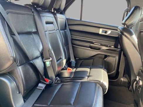 Used 2020 Ford Explorer XLT w/ Equipment Group 202A image 28