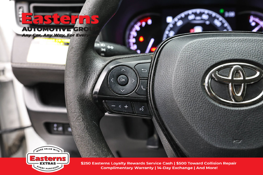 Used 2023 Toyota RAV4 LE AWD/4WD image 15