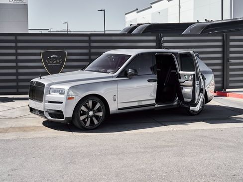 Used 2023 Rolls-Royce Cullinan image 5