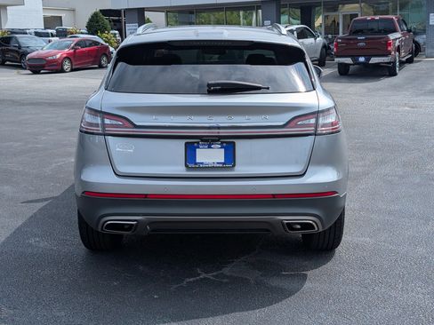 Used 2022 Lincoln Nautilus Reserve image 10