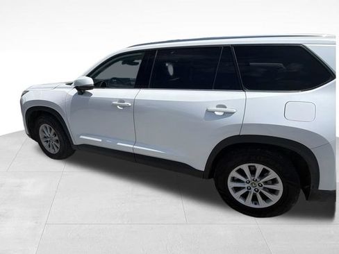 Used 2025 Toyota Grand Highlander AWD image 19