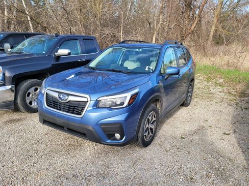 Used 2021 Subaru Forester Premium image 1