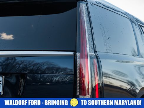 Used 2019 Cadillac Escalade ESV Luxury image 8