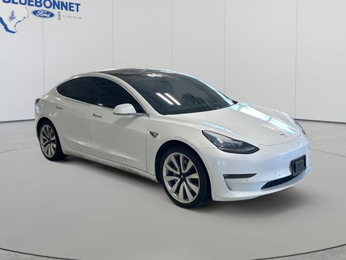 Used 2018 Tesla Model 3 AWD/4WD image 3