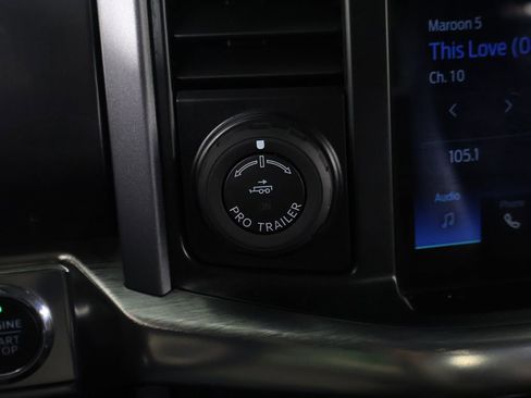 Used 2023 Ford F150 Lariat w/ Equipment Group 502A High image 39