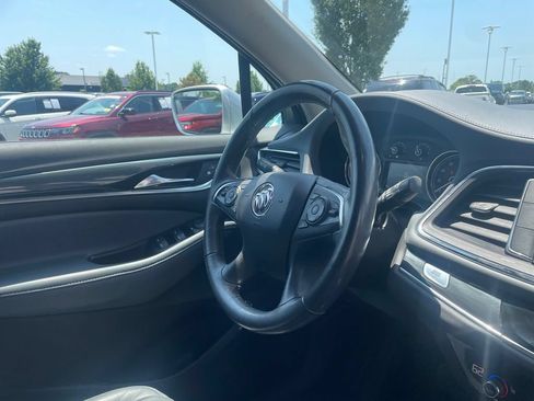Used 2020 Buick Enclave Essence w/ Sport Touring Edition FWD image 29