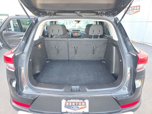 Used 2022 Chevrolet TrailBlazer LT w/ LPO, Blackout Package FWD image 29