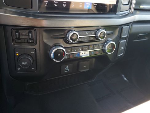 Used 2024 Ford F250 Lariat w/ Sport Appearance Package image 24