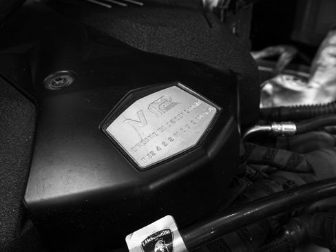 Used 2015 Lamborghini Aventador LP 700-4 image 44