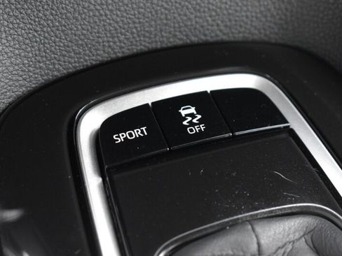 Used 2021 Toyota Corolla SE FWD image 24