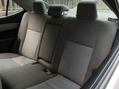 Used 2015 Toyota Corolla LE FWD image 18