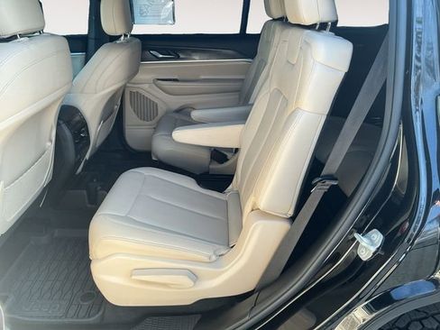 Used 2024 Jeep Grand Cherokee L Limited image 13