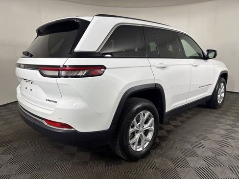 Used 2023 Jeep Grand Cherokee Limited w/ Trailer Tow Prep Group (B) AWD/4WD image 3