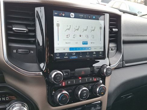 Used 2022 RAM 1500 Laramie image 15