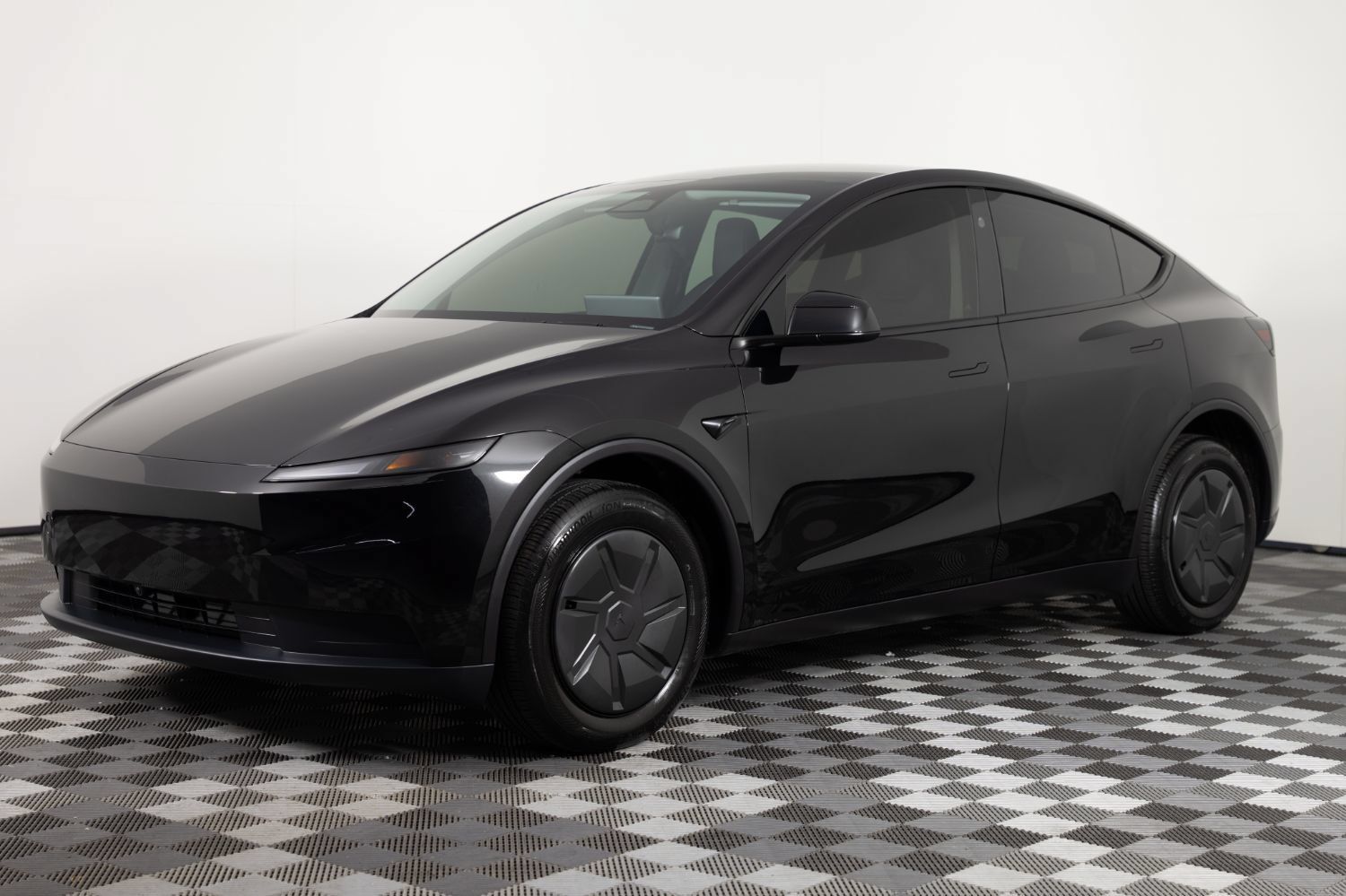 Used 2026 Tesla Model Y AWD image 1