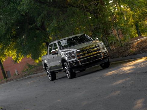 Used 2017 Ford F150 King Ranch w/ Equipment Group 601A Luxury AWD/4WD image 42