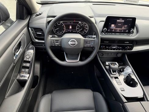 Used 2026 Nissan Rogue SV w/ SV Premium Package image 27