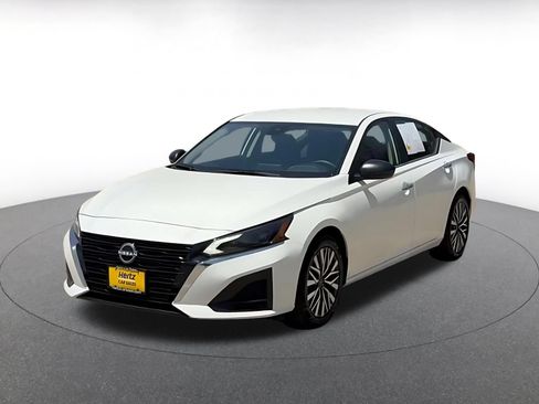 Used 2025 Nissan Altima 2.5 SV FWD image 7