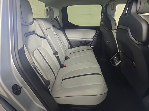 Used 2023 Rivian R1T Launch Edition image 22