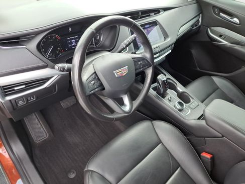 Used 2019 Cadillac XT4 Premium Luxury w/ Enhanced Visibility Package FWD image 10