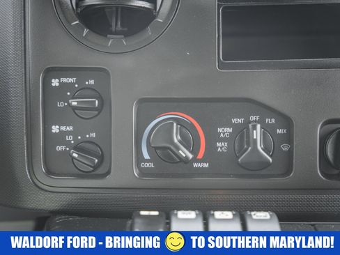 Used 2015 Ford E-350 and Econoline 350 Super Duty image 26