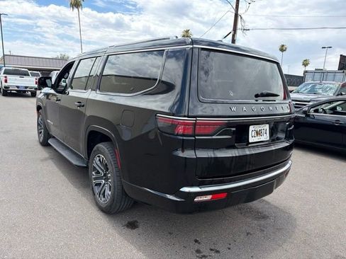 Used 2024 Jeep Wagoneer L Series II RWD image 4
