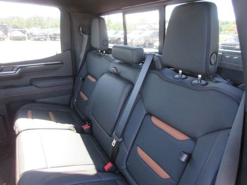 New 2026 GMC Sierra 1500 AT4 w/ AT4 Premium Package AWD/4WD image 14