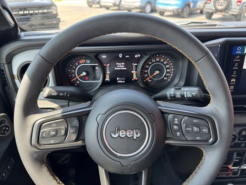Used 2024 Jeep Wrangler Unlimited Sport AWD/4WD image 19